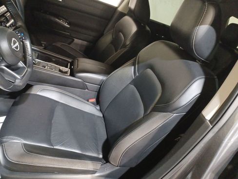 Used 2024 Nissan Pathfinder SL image 13