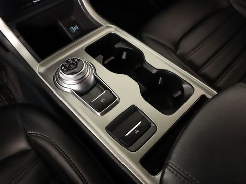 Used 2023 Ford Edge SEL w/ Convenience Package image 8