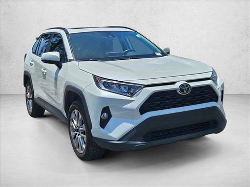 Used 2021 Toyota RAV4 XLE Premium FWD image 3