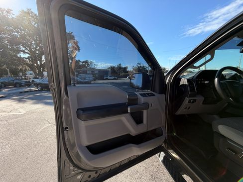Used 2018 Ford F150 XLT w/ Equipment Group 302A Luxury image 15