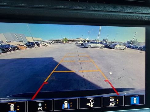Used 2021 GMC Yukon XL Denali w/ Denali Premium Package RWD image 9