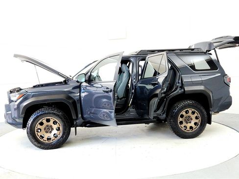 Used 2025 Toyota 4Runner Trailhunter image 10