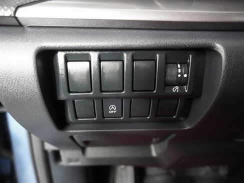 Used 2019 Subaru Forester Premium w/ All-Weather Package image 25