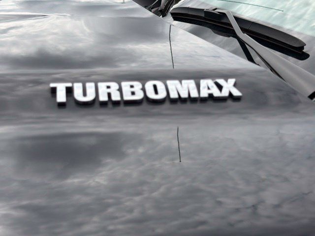 Used 2024 Chevrolet Silverado 1500 LT AWD/4WD image 12