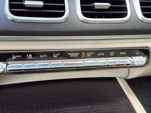 Certified 2023 Mercedes-Benz GLS 580 4MATIC image 40