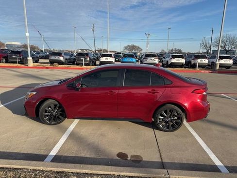 Used 2024 Toyota Corolla SE image 6