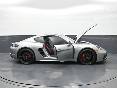 Certified 2022 Porsche 718 Cayman GTS w/ Premium Package image 28