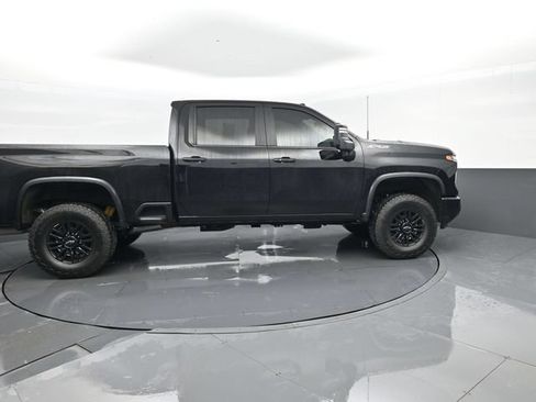 Used 2024 Chevrolet Silverado 2500 ZR2 w/ Technology Package AWD/4WD image 4