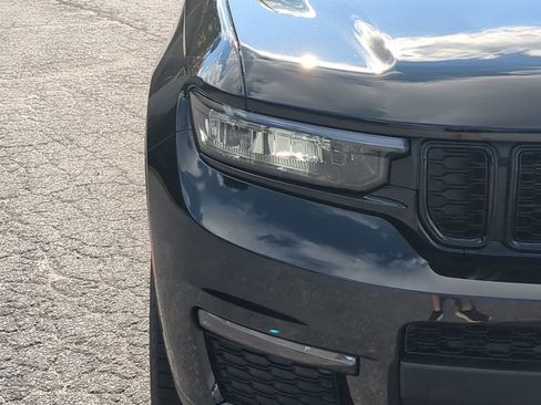 New 2025 Jeep Grand Cherokee L Limited w/ Black Appearance Package RWD image 8
