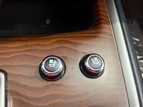 Used 2020 Nissan Pathfinder Platinum FWD image 20