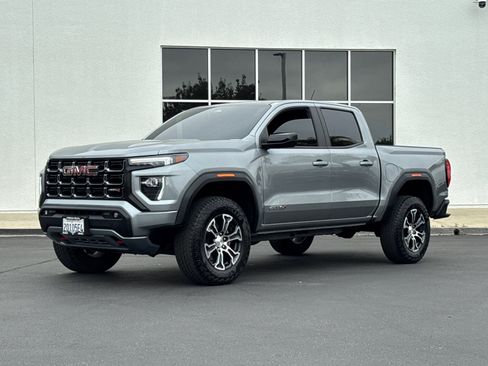 Certified 2025 GMC Canyon AT4 AWD/4WD image 2