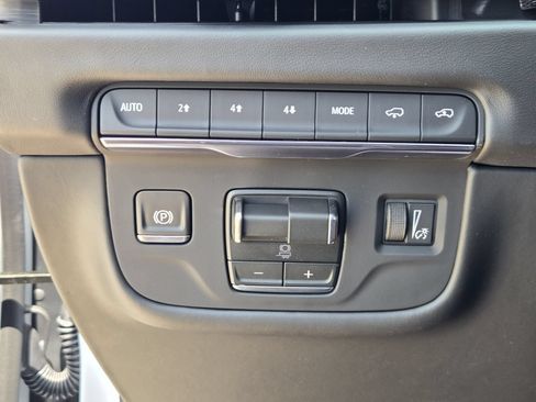 New 2026 Cadillac Escalade Platinum Luxury w/ LPO, Radiant Package AWD/4WD image 21