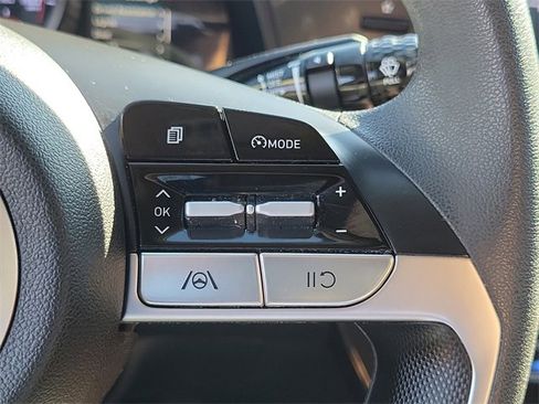 Used 2021 Hyundai Elantra SEL w/ Cargo Package image 6