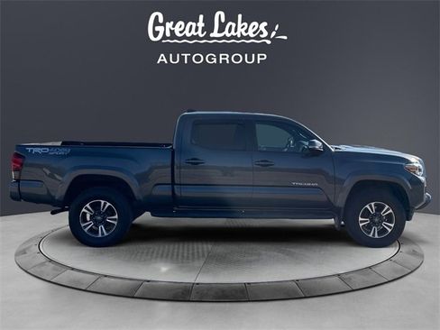 Used 2018 Toyota Tacoma TRD Sport image 6