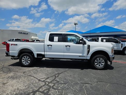 Used 2024 Ford F250 XLT w/ FX4 Off-Road Package AWD/4WD image 4