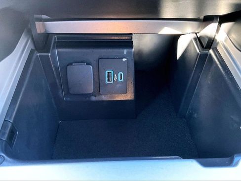 Used 2022 Ford Explorer Limited w/ Equipment Group 301A image 33