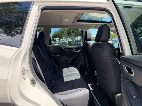 Used 2023 Subaru Forester Premium AWD/4WD image 17