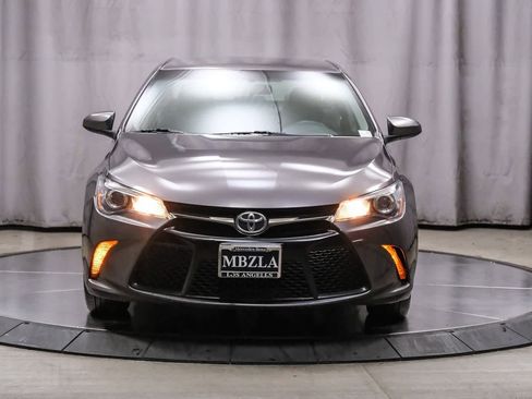 Used 2017 Toyota Camry SE image 6