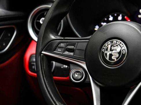 Used 2019 Alfa Romeo Giulia w/ Quick Order Package 22K Sport RWD image 16
