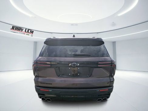 Used 2024 Chevrolet Traverse LT w/ Enhanced Driving Package FWD image 4