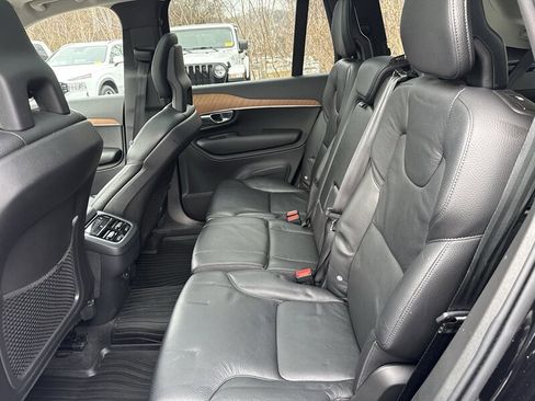 Used 2021 Volvo XC90 T6 Momentum w/ Climate Package image 13