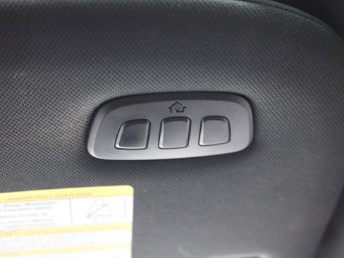 Used 2017 Ford F150 Platinum w/ Equipment Group 701A Luxury image 20