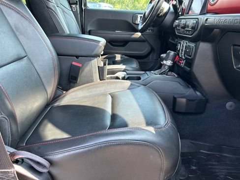 Used 2022 Jeep Wrangler Unlimited Rubicon w/ Cold Weather Group AWD/4WD image 20