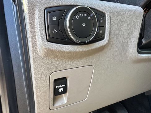 Used 2016 Ford F150 XLT image 29