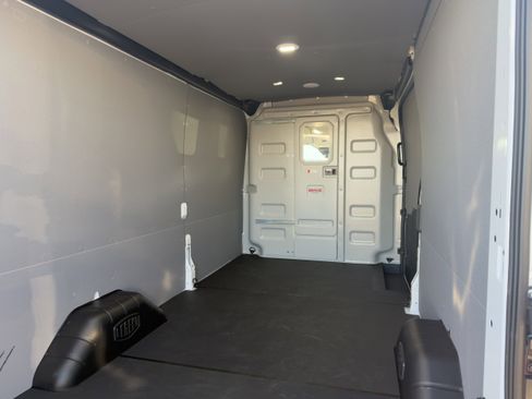 New 2026 Ford Transit 250 148 Medium Roof RWD image 9
