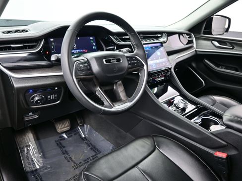 Used 2023 Jeep Grand Cherokee 4WD 4xe w/ Luxury Tech Group II image 16