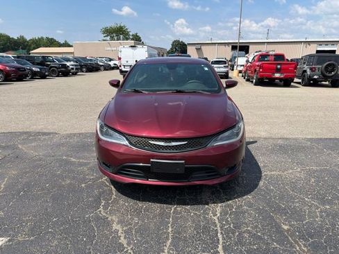Used 2015 Chrysler 200 S FWD image 3