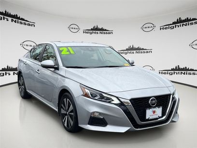 Certified 2021 Nissan Altima 2.5 SV w/ SV Premium Package