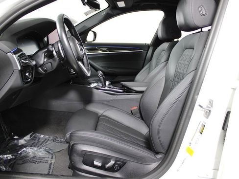 Used 2022 BMW 530i w/ M Sport Package image 27