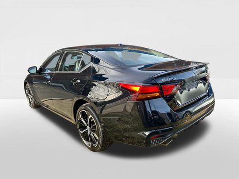 Used 2024 Nissan Altima 2.5 SR w/ SR Premium Package image 4