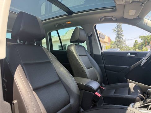 Used 2016 Volkswagen Tiguan SE AWD/4WD image 30