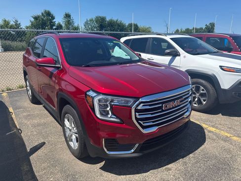 Used 2022 GMC Terrain SLE w/ Driver Convenience Package AWD/4WD image 6