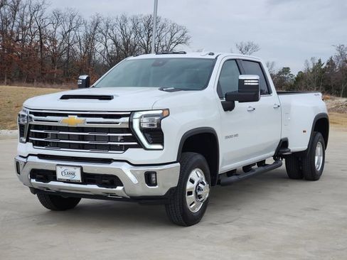New 2026 Chevrolet Silverado 3500 LTZ w/ LTZ Plus Package AWD/4WD image 3