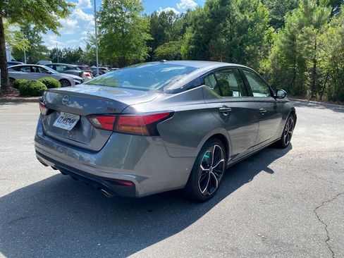 Certified 2024 Nissan Altima 2.5 SR FWD image 3