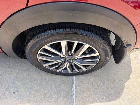 Used 2023 Nissan Kicks SV FWD image 9