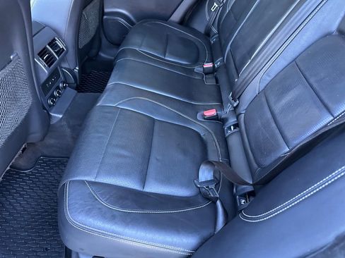 Used 2017 Jaguar F-PACE R-Sport image 15