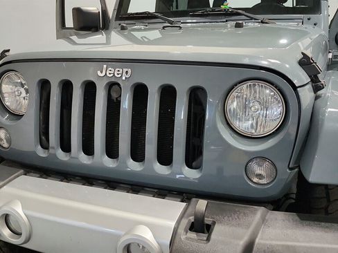 Used 2015 Jeep Wrangler Sahara w/ Connectivity Group AWD/4WD image 23