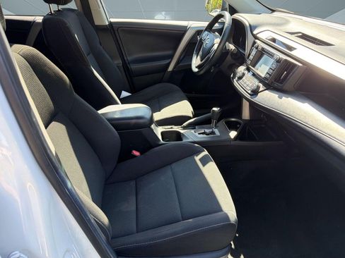 Used 2018 Toyota RAV4 XLE FWD image 29