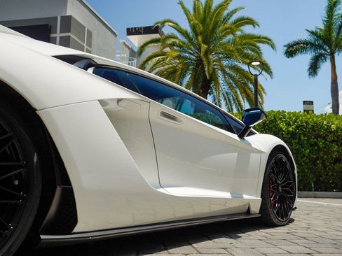 Used 2018 Lamborghini Aventador S image 20