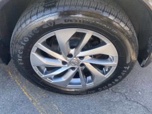 Used 2015 Nissan Rogue SL w/ SL Premium Package image 22