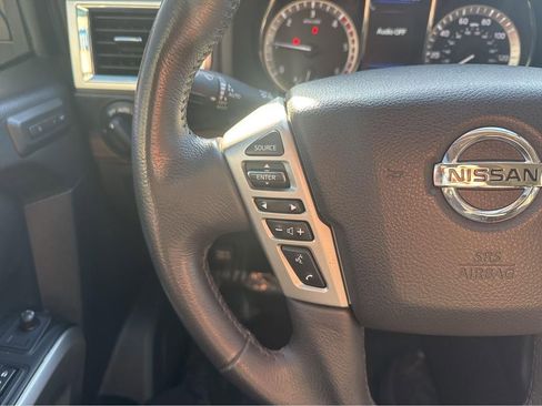 Used 2019 Nissan Titan SL w/ Chrome Package AWD/4WD image 19