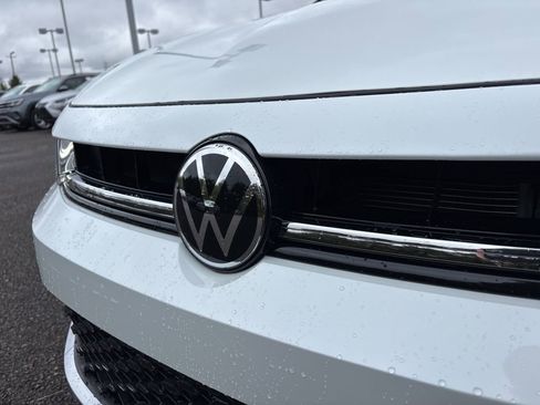 New 2026 Volkswagen Jetta SE image 9