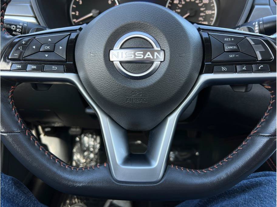 Used 2023 Nissan Altima 2.5 SR FWD image 12