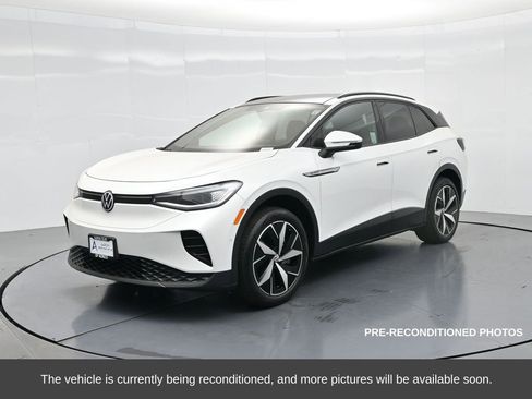 Used 2023 Volkswagen ID.4 Pro S image 2