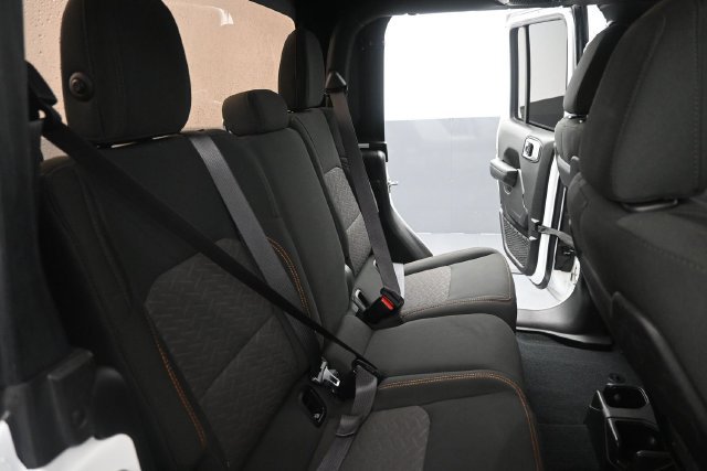 Used 2022 Jeep Gladiator Mojave AWD/4WD image 24