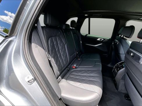 Certified 2025 BMW X5 xDrive40i w/ M Sport Package AWD/4WD image 19